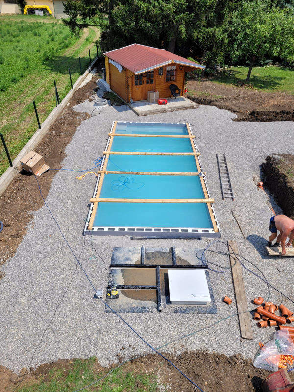 Swimmingpoolaushub mit Zisterne