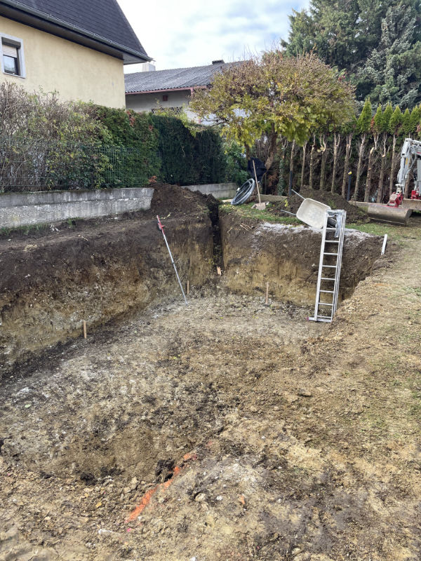 Aushub eines Swimmingpools
